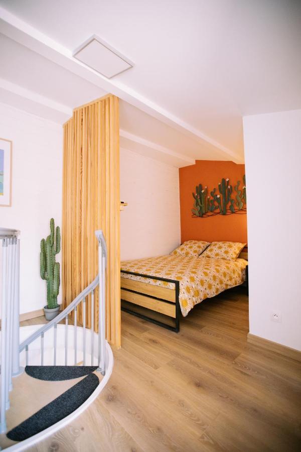 Duplex Avec Terrasse - Hyper-Centre De Toulon Apartment Exterior photo